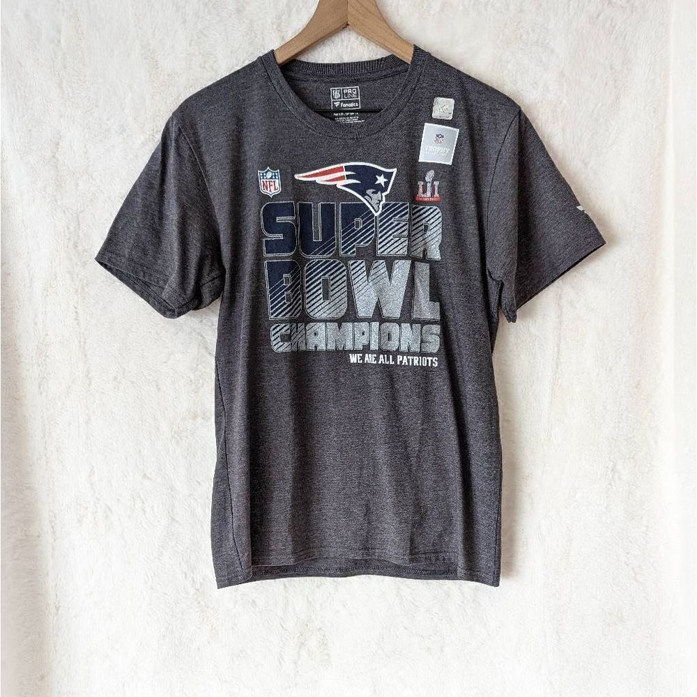 Fanatics NFL Pro-Line Patriots Super Bowl Champs T-Shirt Youth XL Super Bowl LI